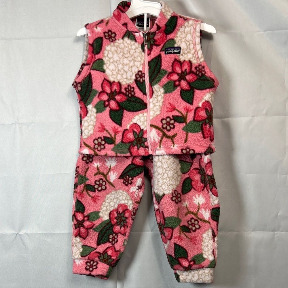 Patagonia pink floral fleece 2 piece set vest and joggers size 18 months